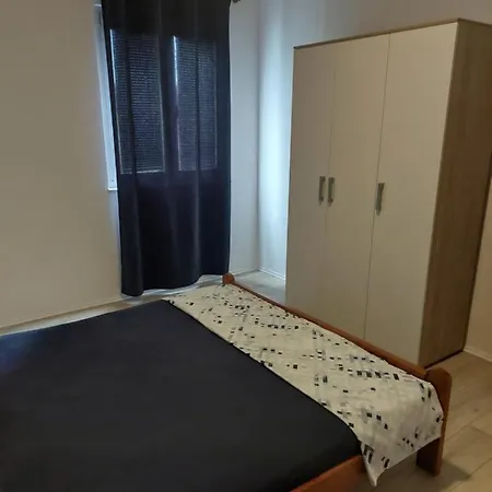 Korina Biograd Na Moru